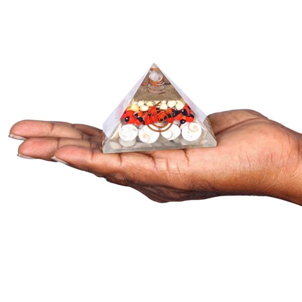 Gomti Chakra Orgonite Pyramid With Chirmi Seeds 5