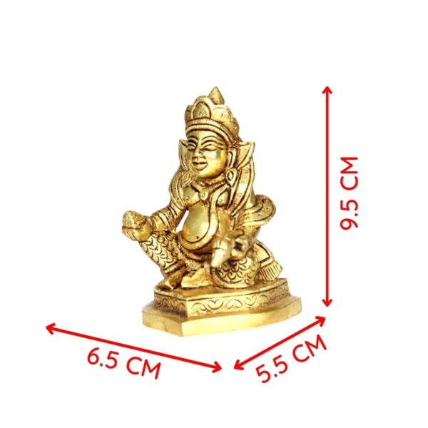 Kuber Statue